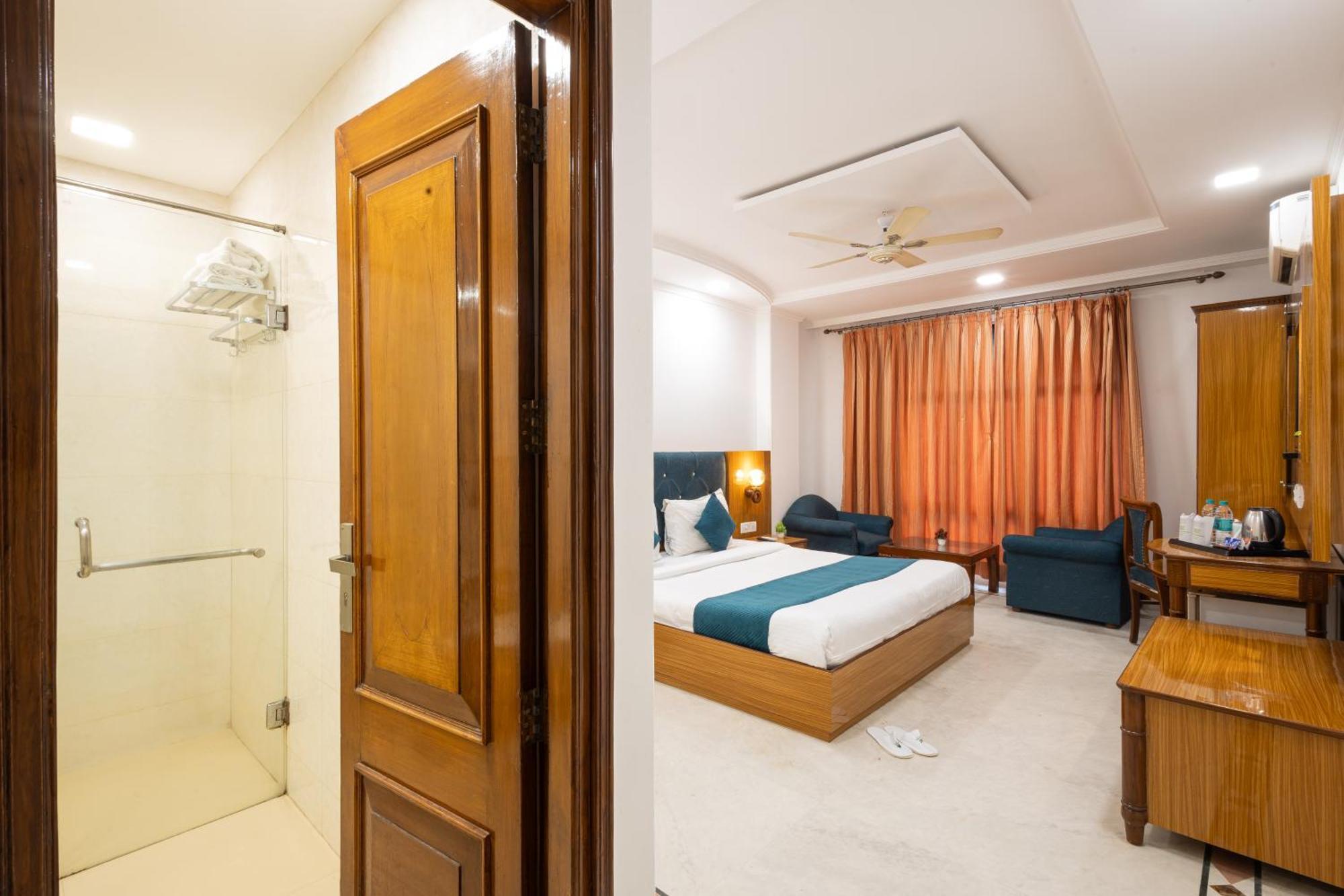 Hotel Panickers Residency - Ajmal Khan Market Near Karol Bagh Metro 德里 外观 照片