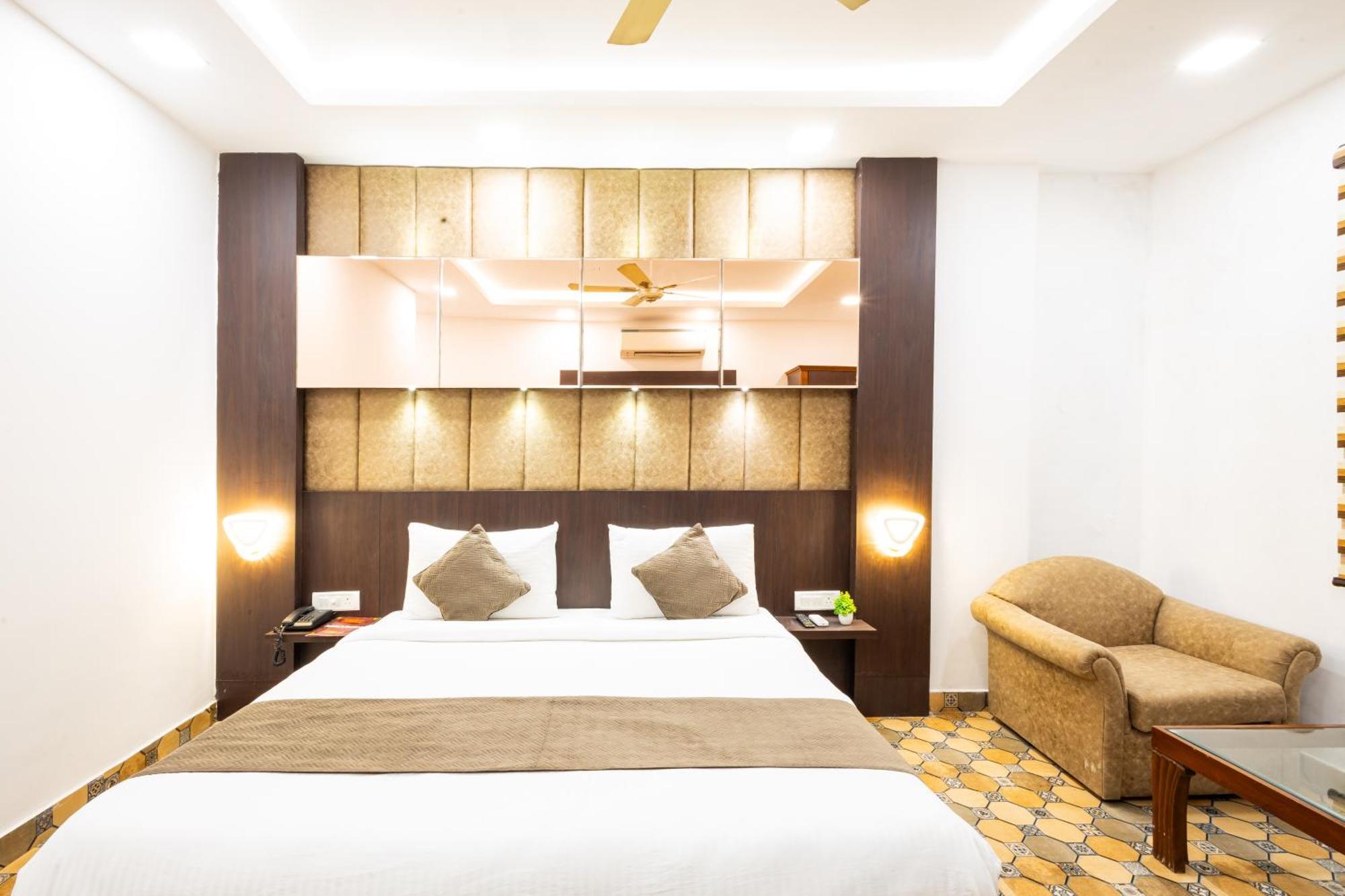 Hotel Panickers Residency - Ajmal Khan Market Near Karol Bagh Metro 德里 外观 照片