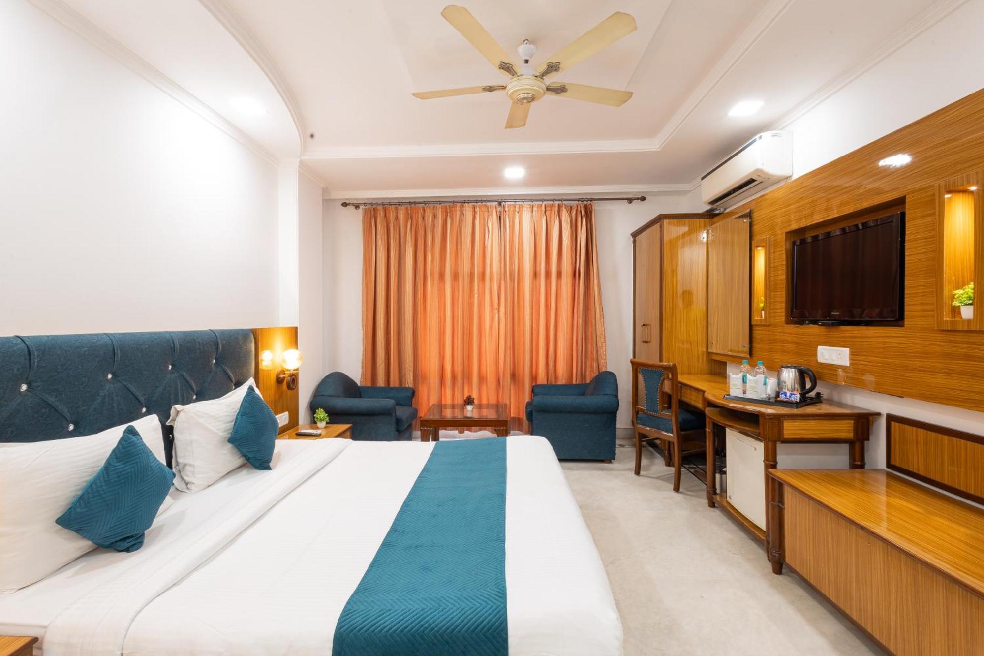 Hotel Panickers Residency - Ajmal Khan Market Near Karol Bagh Metro 德里 外观 照片