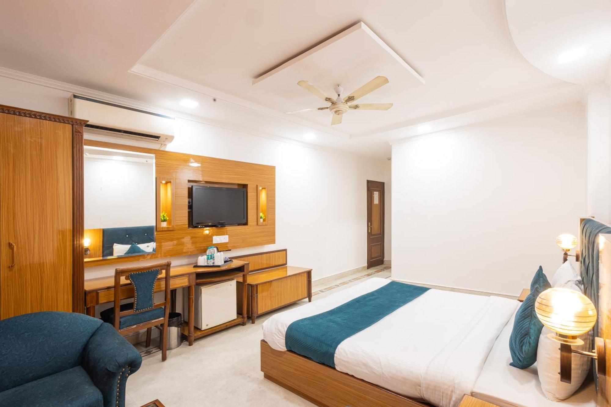 Hotel Panickers Residency - Ajmal Khan Market Near Karol Bagh Metro 德里 外观 照片