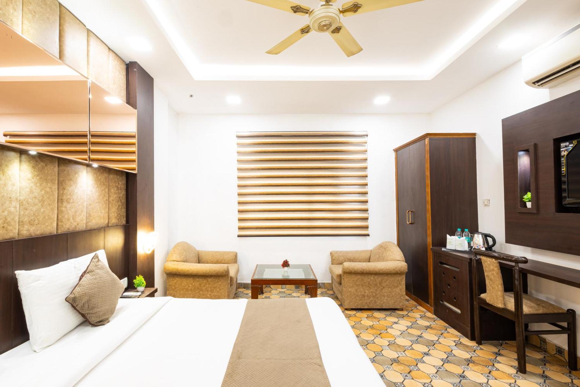 Hotel Panickers Residency - Ajmal Khan Market Near Karol Bagh Metro 德里 外观 照片