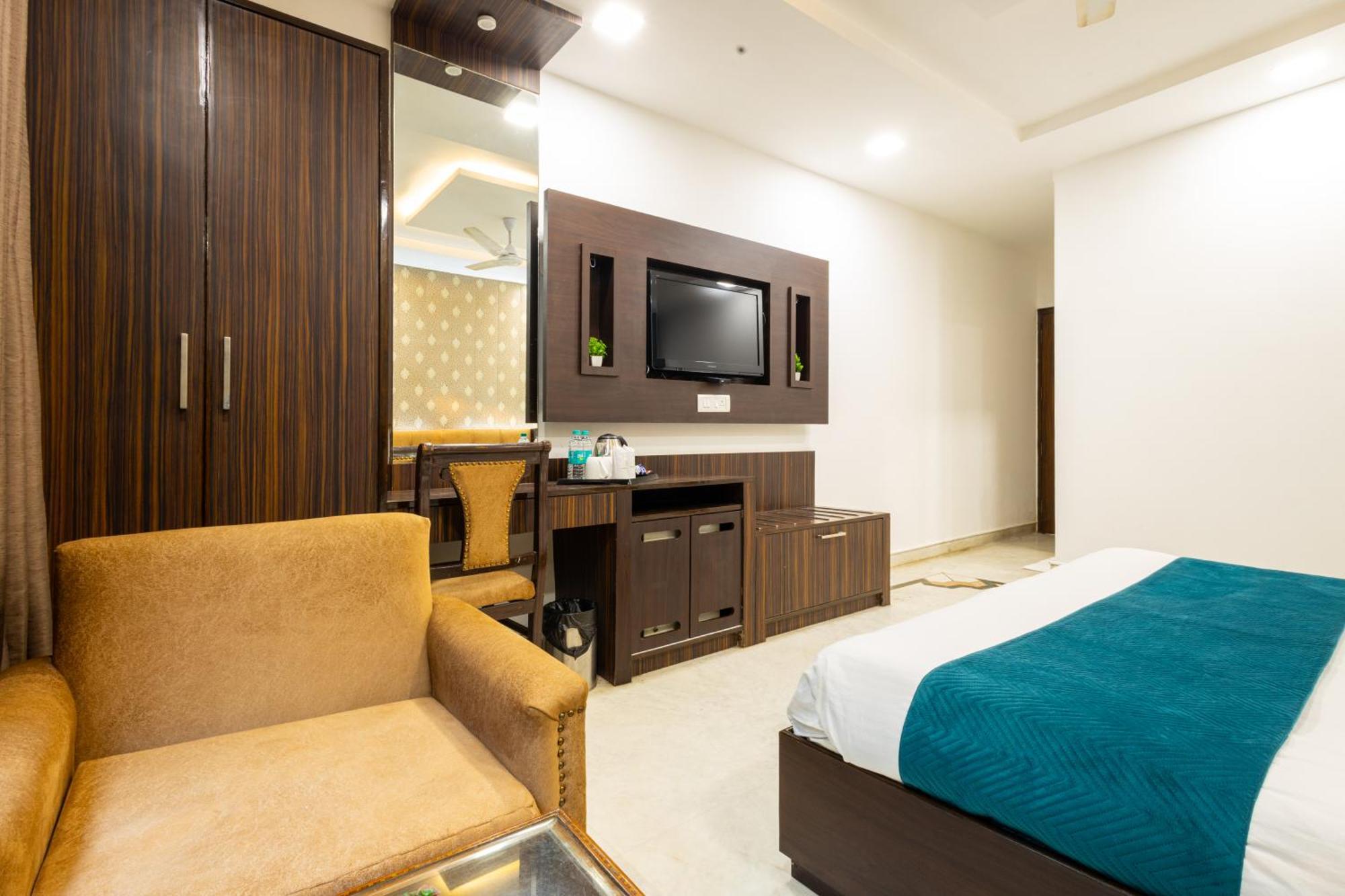 Hotel Panickers Residency - Ajmal Khan Market Near Karol Bagh Metro 德里 外观 照片