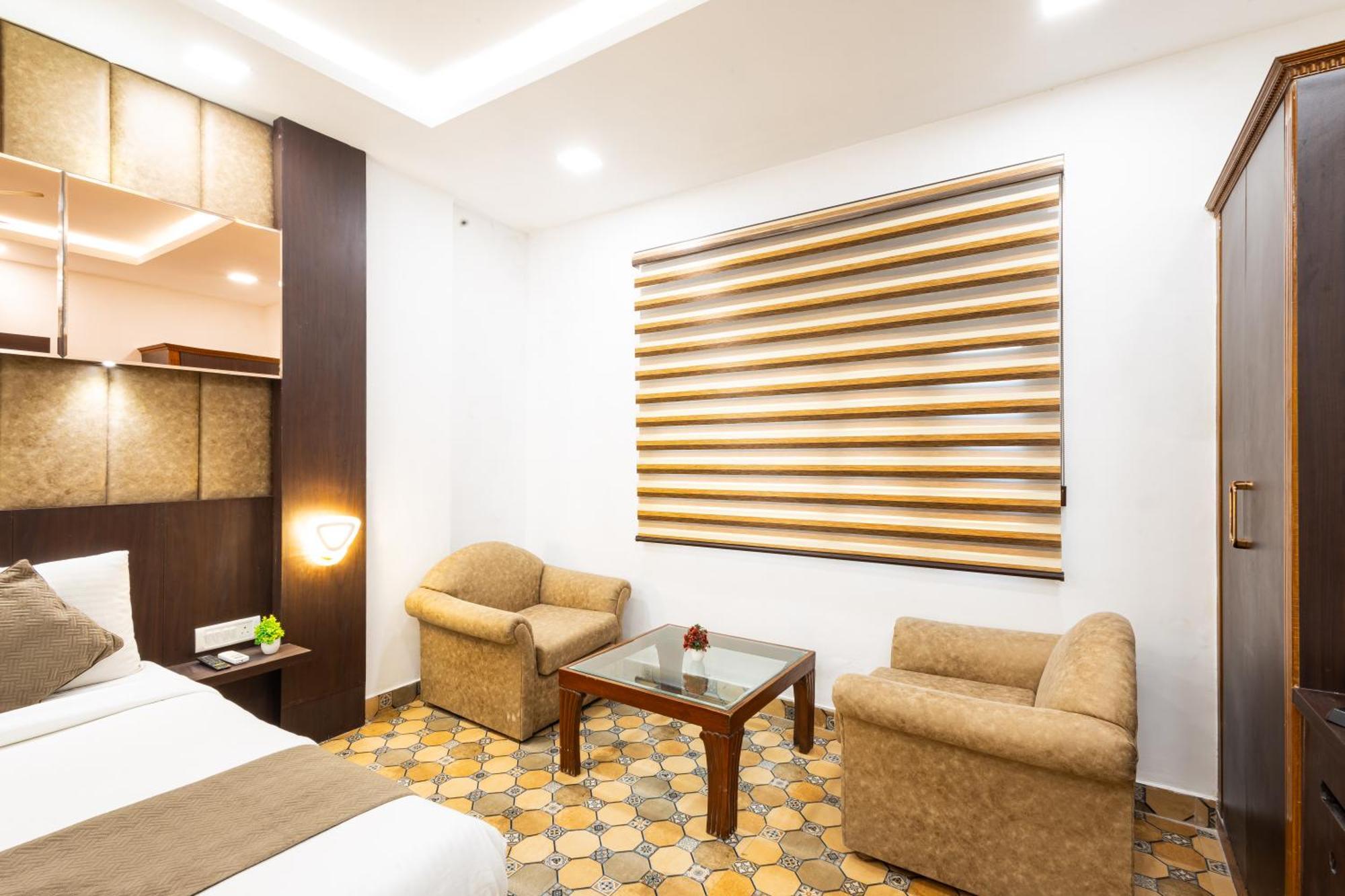 Hotel Panickers Residency - Ajmal Khan Market Near Karol Bagh Metro 德里 外观 照片