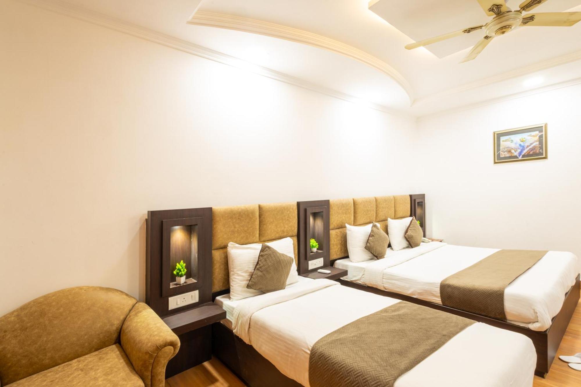 Hotel Panickers Residency - Ajmal Khan Market Near Karol Bagh Metro 德里 外观 照片