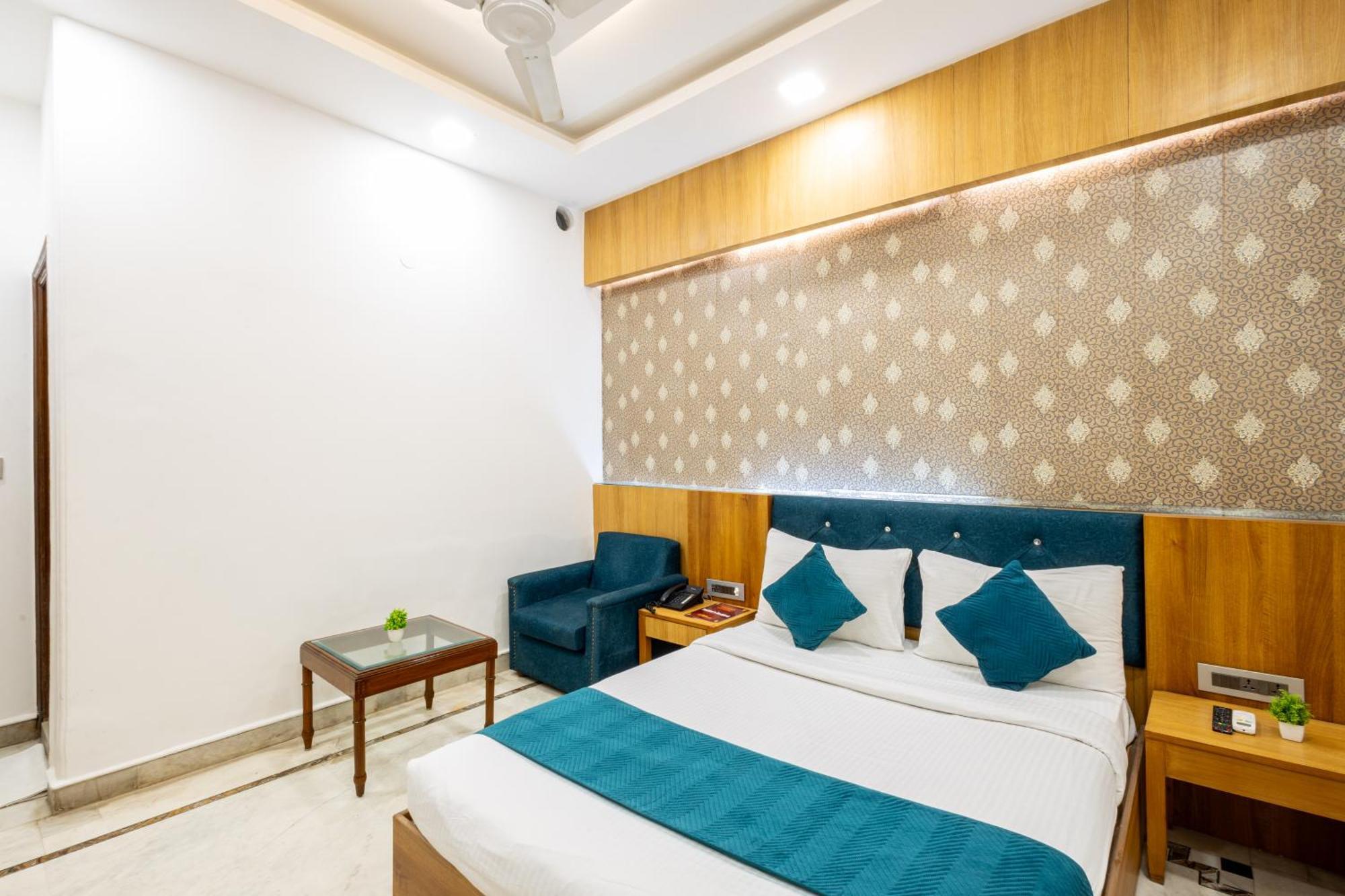 Hotel Panickers Residency - Ajmal Khan Market Near Karol Bagh Metro 德里 外观 照片